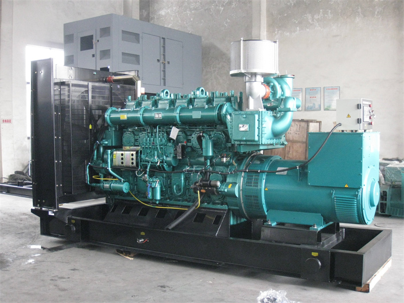 和田县200KW 柴油发电机的油耗是多少？