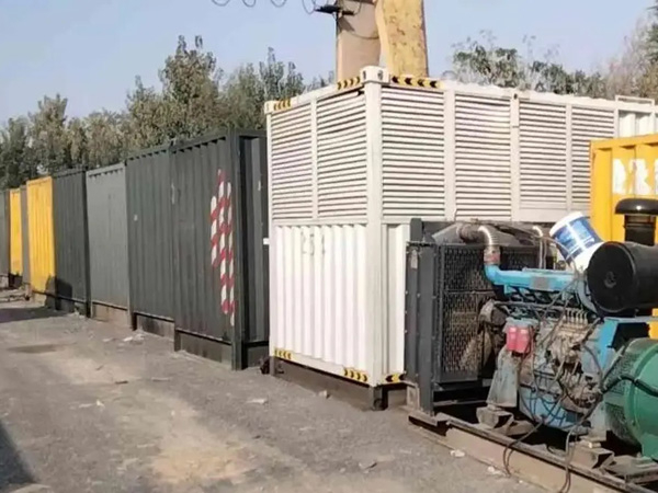 和田县200KW柴油发电机机组每小时油耗是多少？